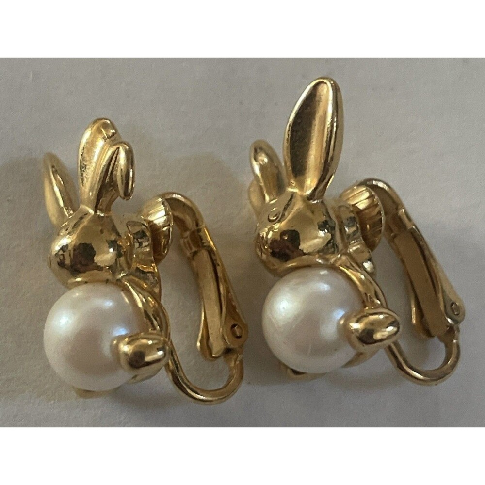 Vintage Avon Gold Tone Faux Pearl Floppy Ear Bunny Stud Earrings Clip On